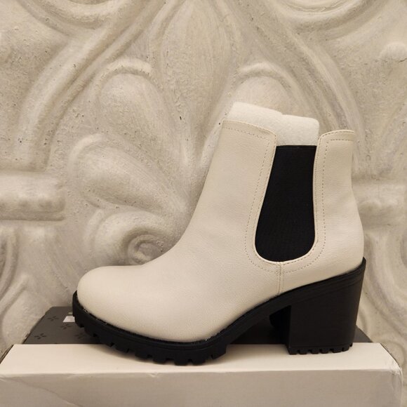 Sun + Stone "Morghan" White Booties. NIB. Size 7 - Picture 2 of 10